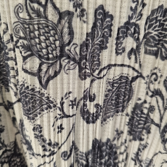 Mark & Spencer Beautiful top! - Picture 5 of 6